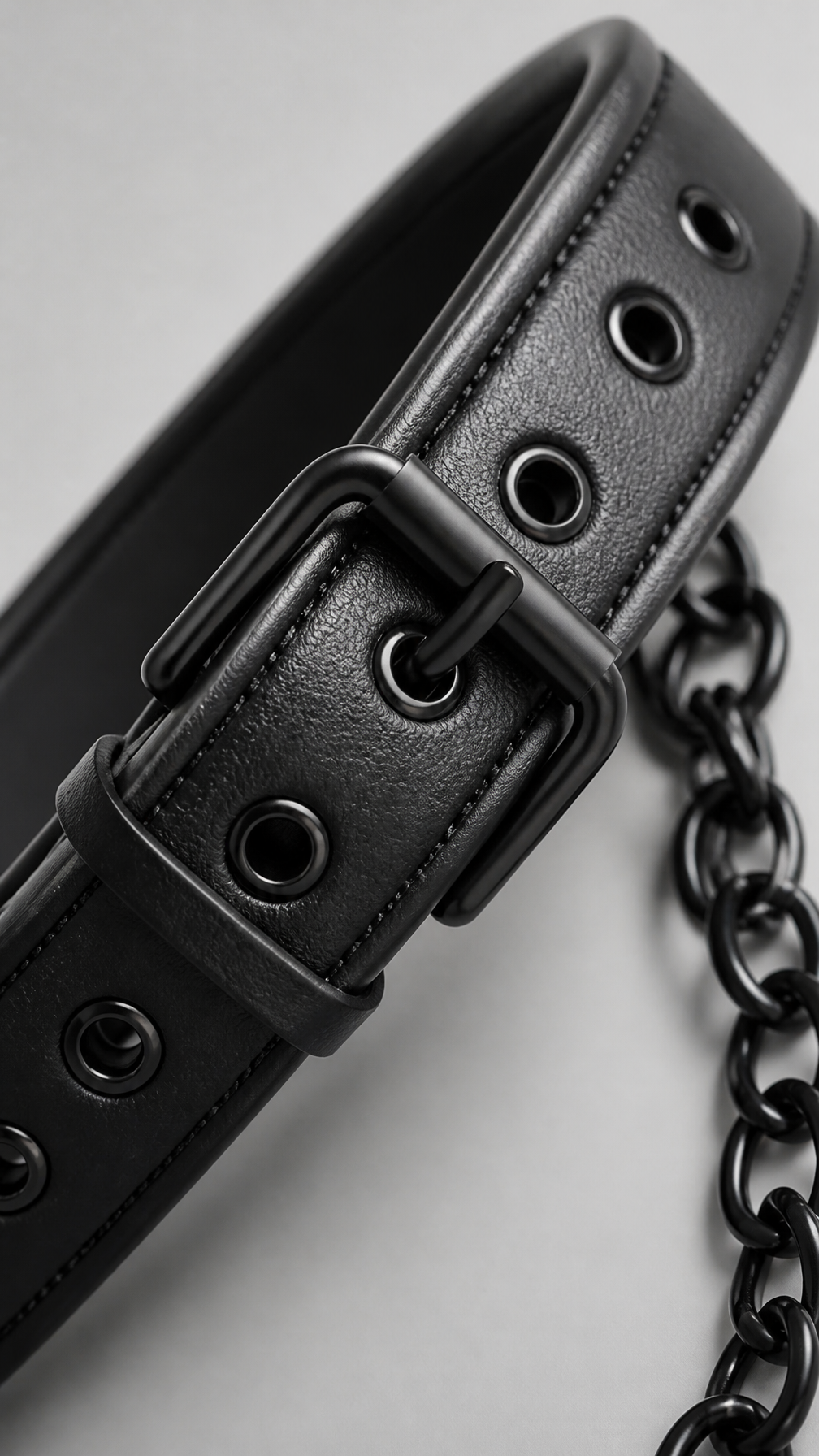 Choker z łańcuszkiem i smyczą Solesio